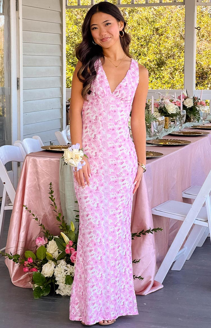 Vestido largo de noche fluido elegante y con estilo para invitadas de boda mujer