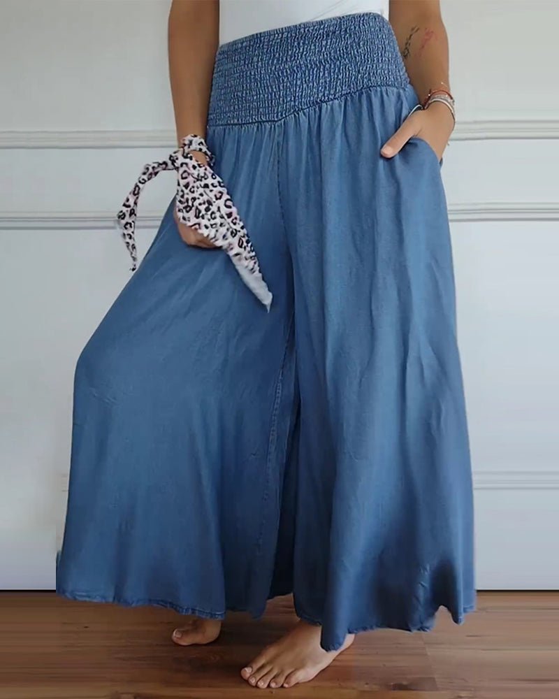 Pantalones elásticos y fluidos
