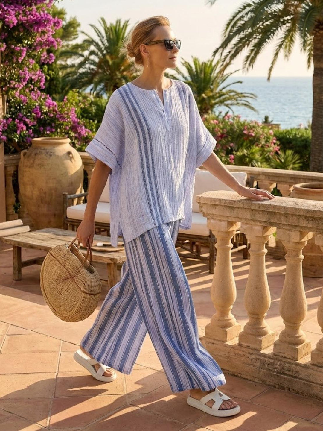 Conjunto de camiseta a rayas y pantalones de pierna ancha