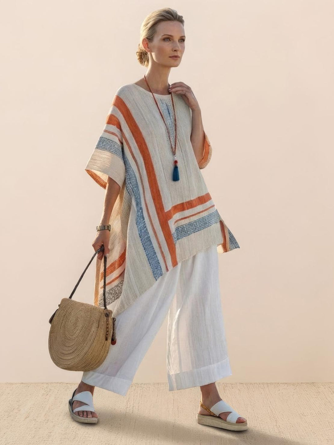 Conjunto de camiseta a rayas y pantalones de pierna ancha