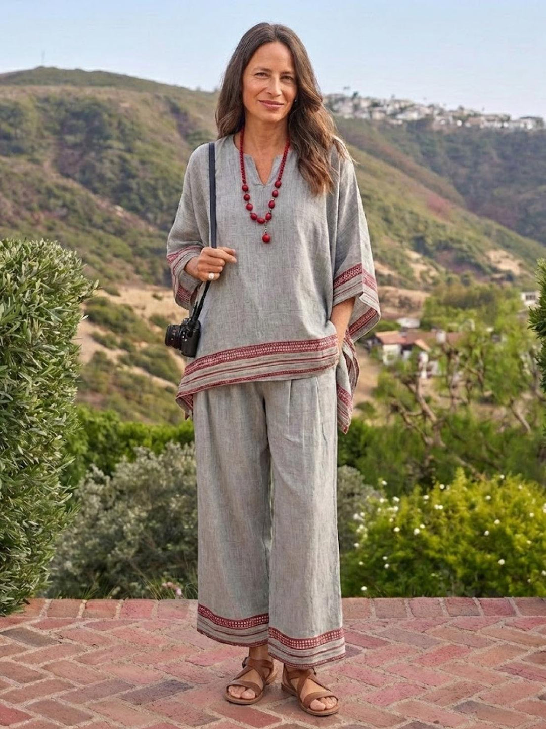 Conjunto de camiseta a rayas y pantalones de pierna ancha