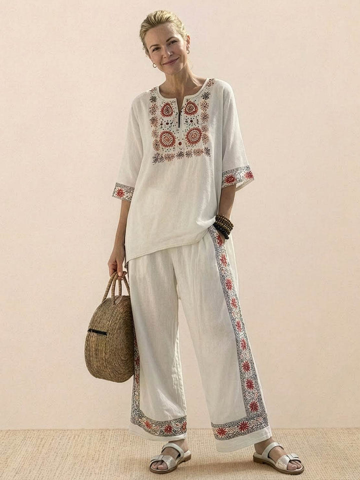 Conjunto de camiseta a rayas y pantalones de pierna ancha