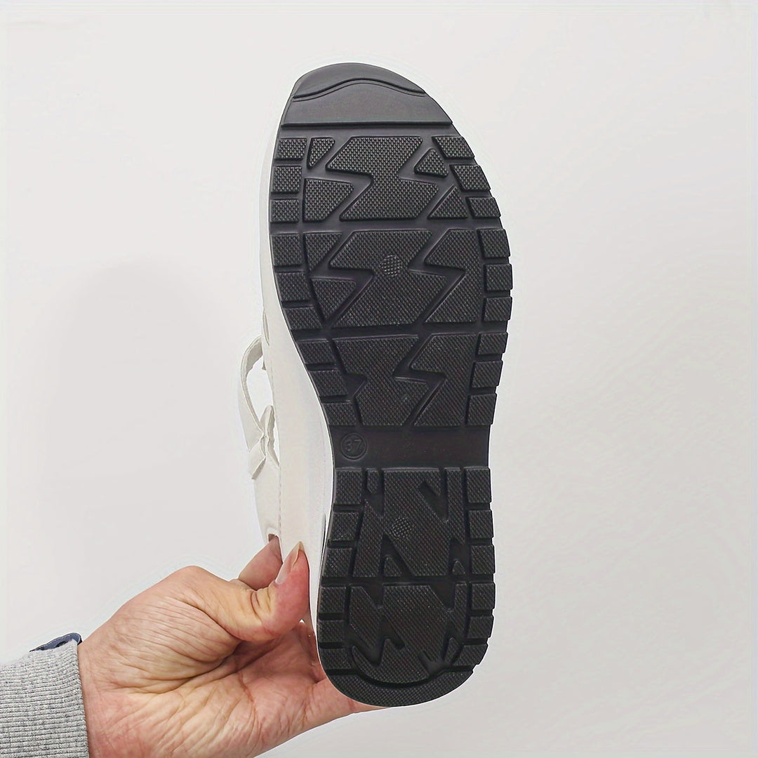 Sandalias cómodas ajustables con plataforma