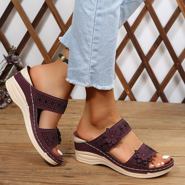 Sandali Comfort con Zeppa e Fascia Scivolata