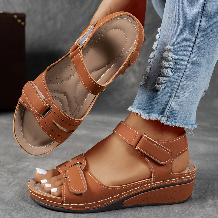 Sandalias de cuña con plataforma acolchada