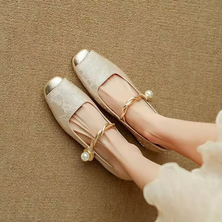 Zapatos planos Mary Jane con correa y perlas brillantes
