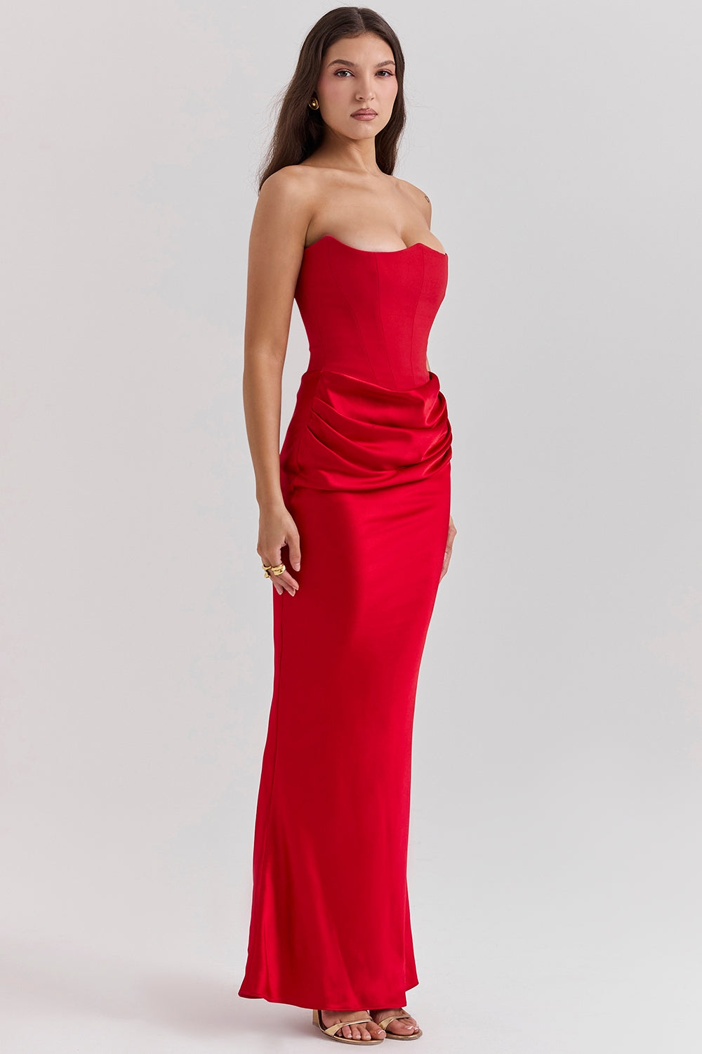 Vestido largo pulido sin tirantes atemporal para invitadas de boda para mujer