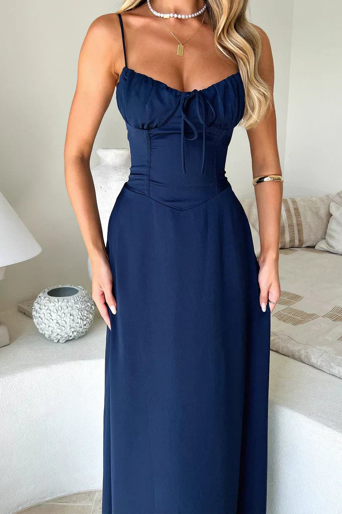Vestido largo cruzado con tirantes finos para bodas nocturnas
