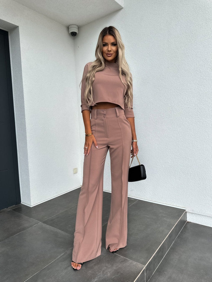 Relaxed Elegant Lounge Set
