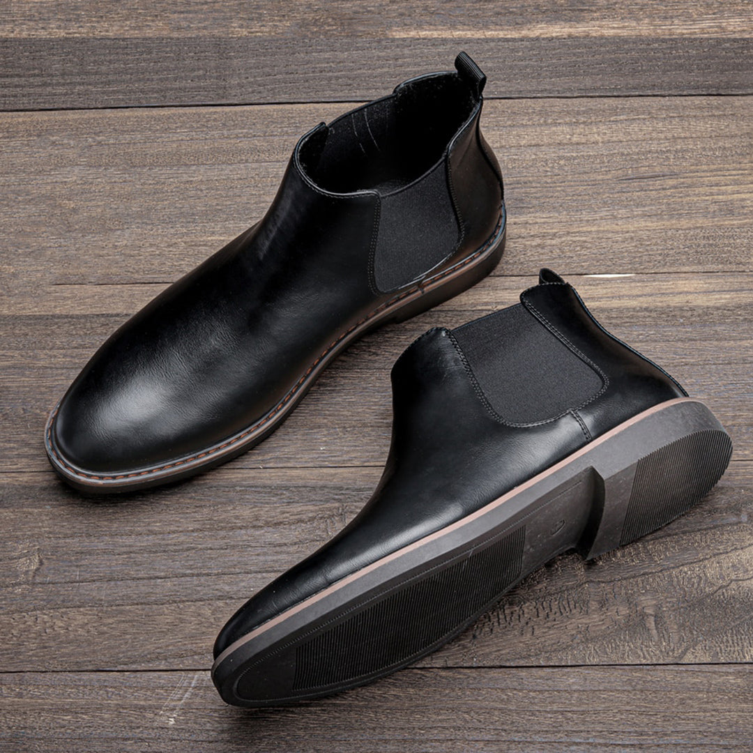 Men’s Sleek Versatile Chelsea Boots for Outdoor Use